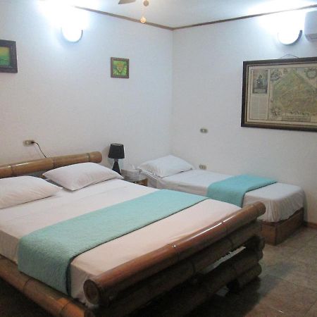 Hotel Bugabutik Puerto Viejo de Talamanca Экстерьер фото