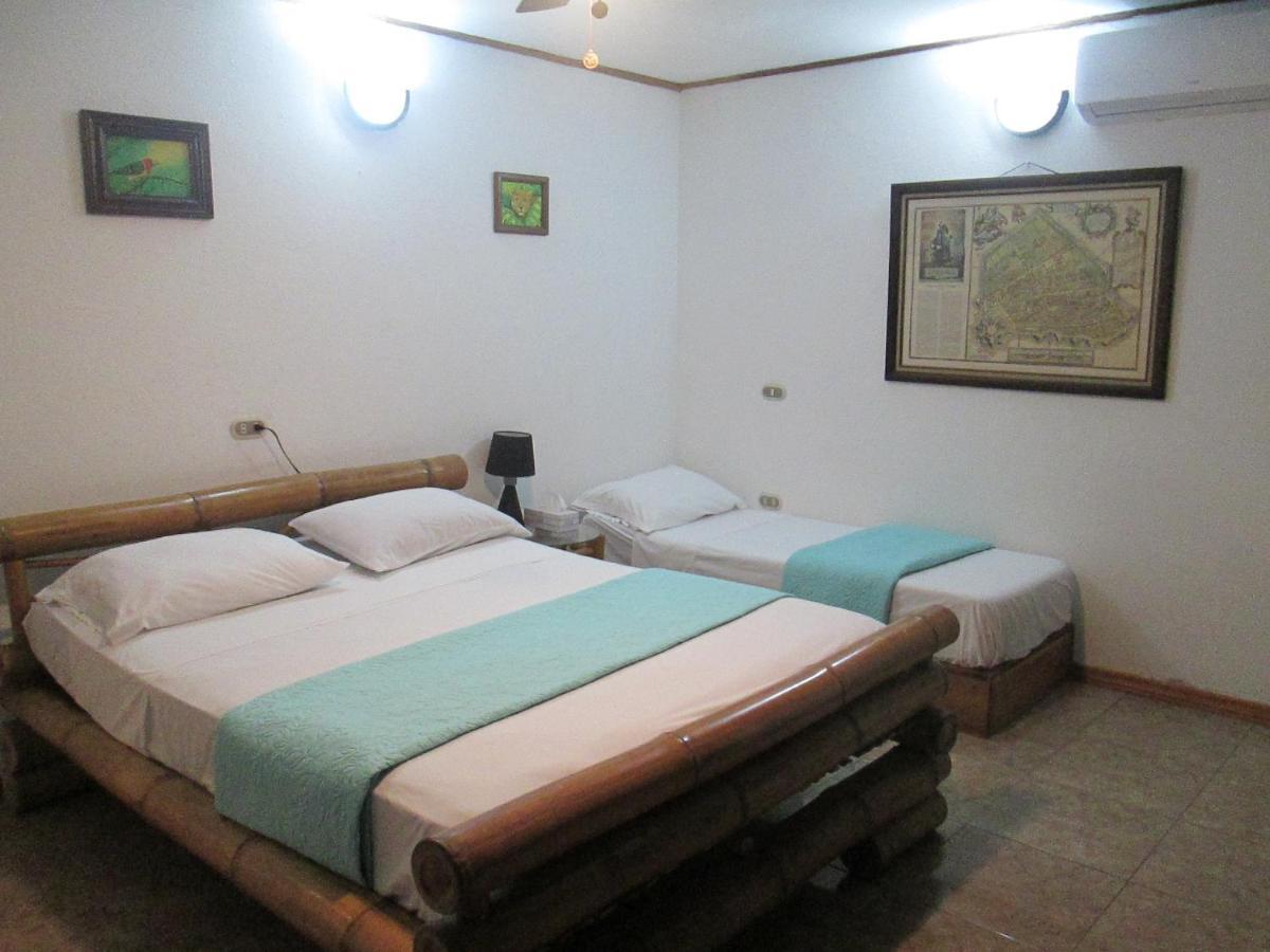 Hotel Bugabutik Puerto Viejo de Talamanca Экстерьер фото