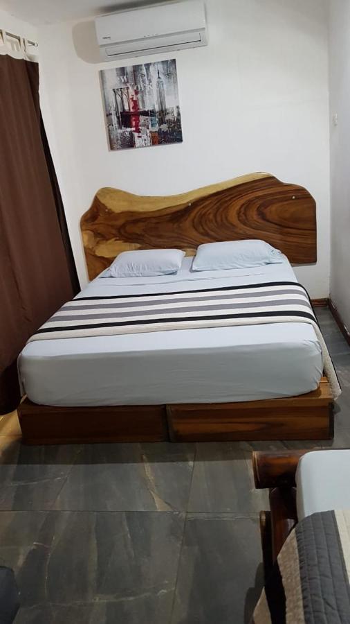 Hotel Bugabutik Puerto Viejo de Talamanca Экстерьер фото