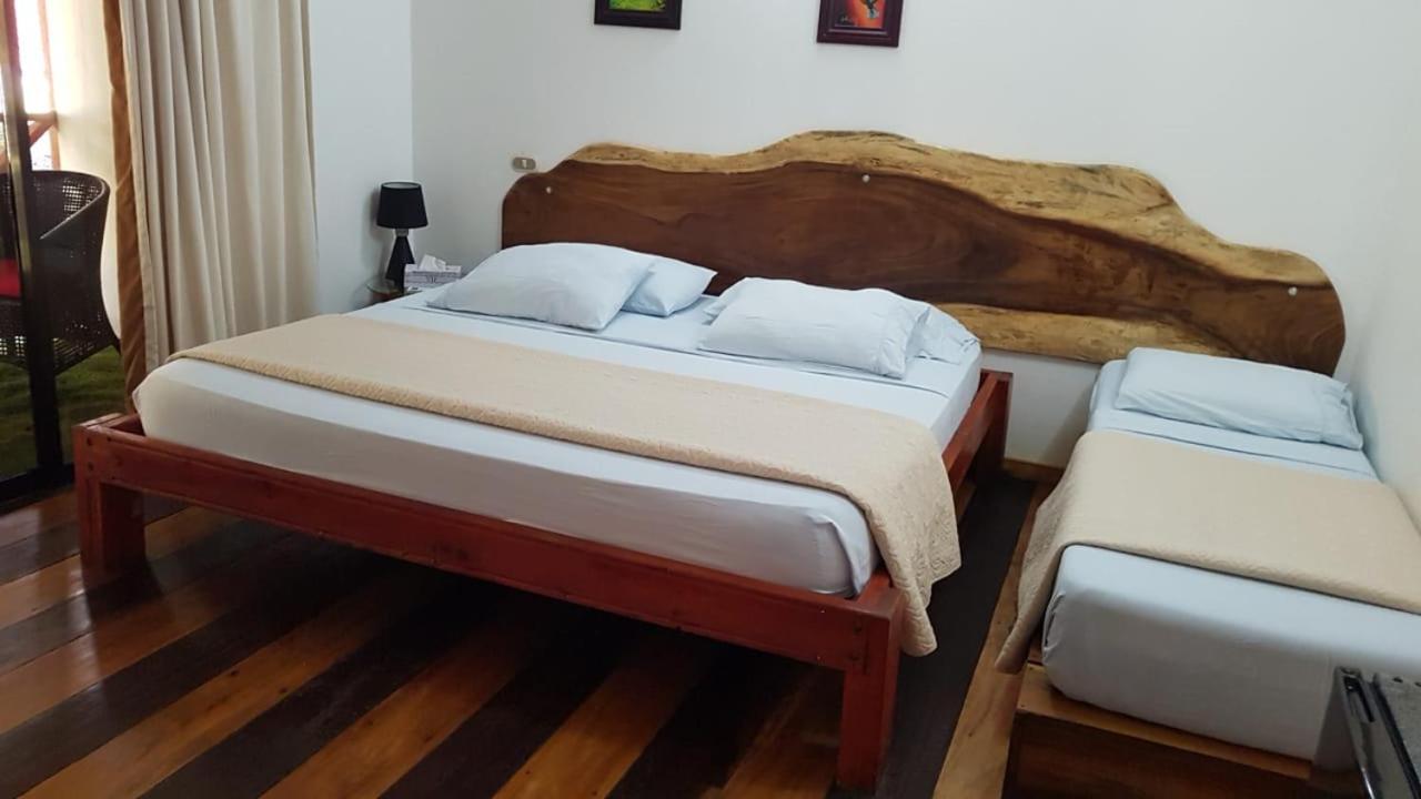 Hotel Bugabutik Puerto Viejo de Talamanca Экстерьер фото