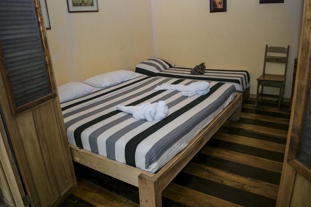 Hotel Bugabutik Puerto Viejo de Talamanca Экстерьер фото